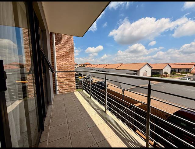 2 BEDROOM APARTMENT FOR SALE IN MONAVONI
